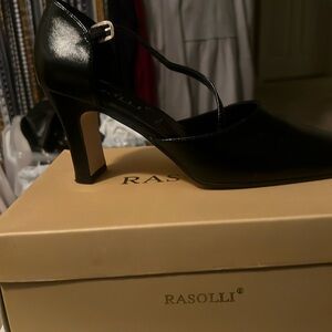 Black size 7.5 razolli heels
